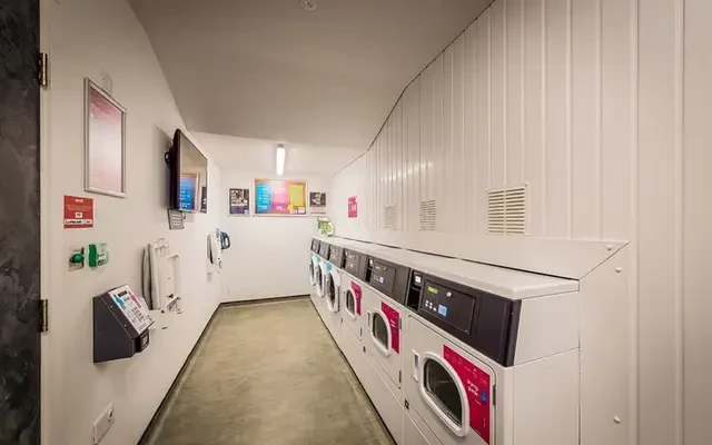 Lambeth Road 30548# 0