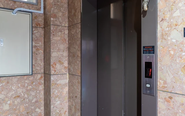 Sunny 13 Building 2 2