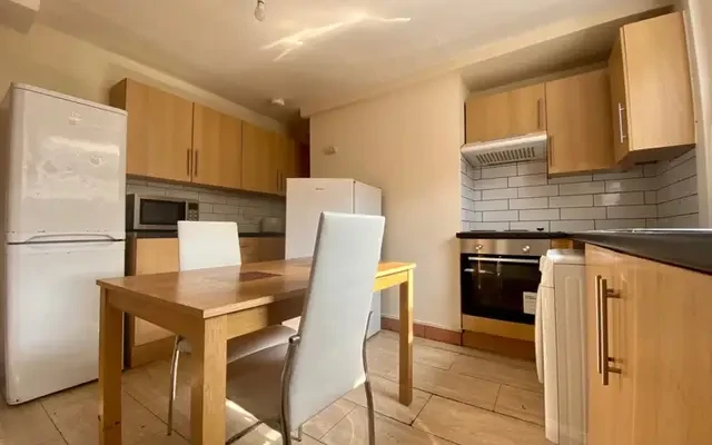Burley Lodge Road 24296# 2