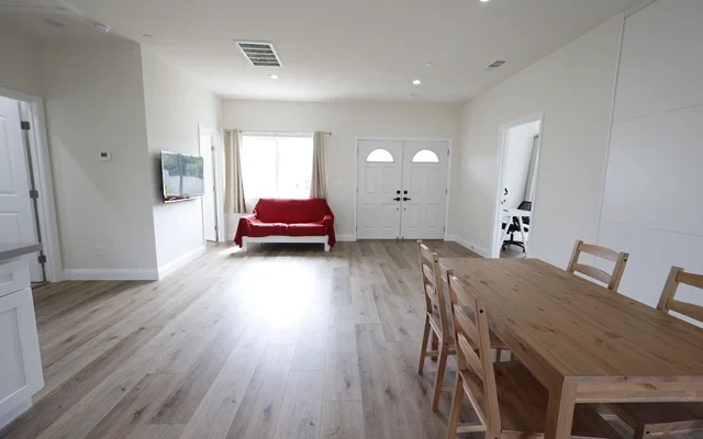 1925 Bella Vista Ave 1