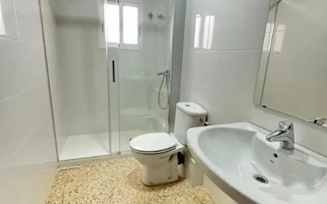 Inviting double bedroom in Burjassot 1