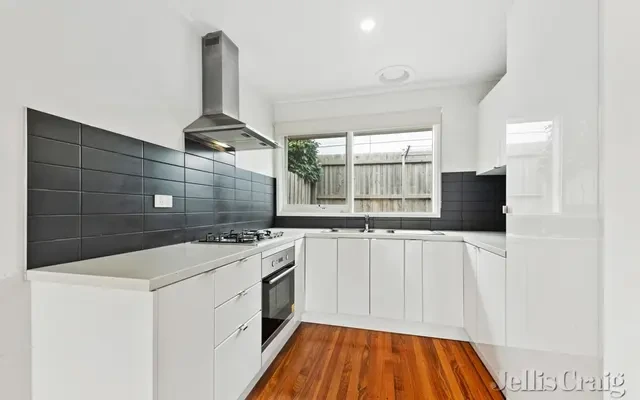 3/7 Kenilworth Parade, Ivanhoe 2