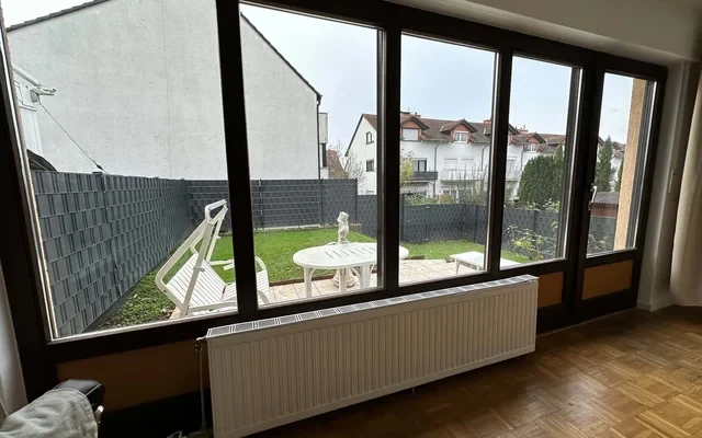 Großes Möbliertes WG Zimmer in EFH 1