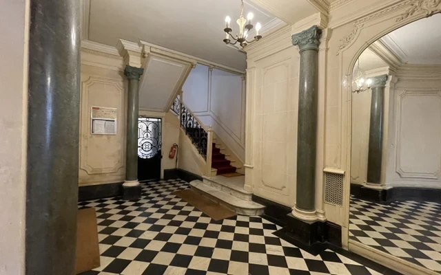 PARIS 10e·25m²·studio·With furniture·Long-term only 0