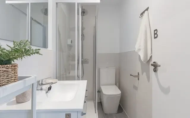 Nice shared room in Callao 2