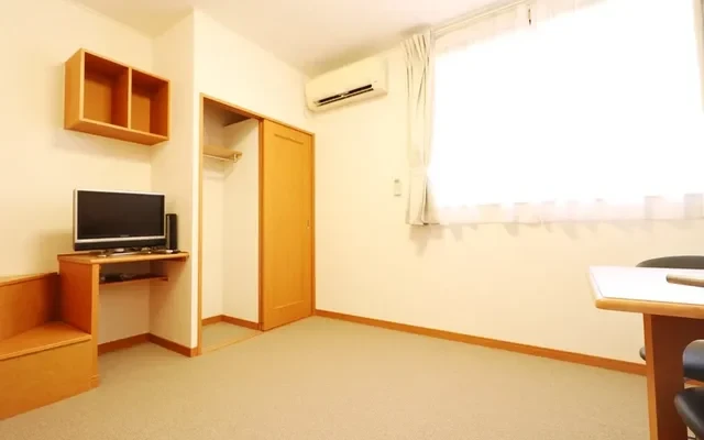 Leopalace Takaba 3
