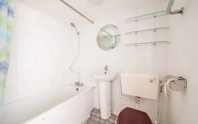 Clerkenwell Road, Farringdon, EC1R 3