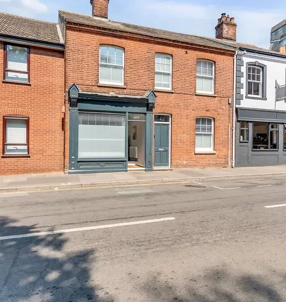 Beautiful Surrey Street Duplex