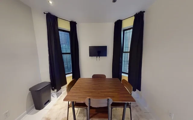 Upper West Side: #1797 4