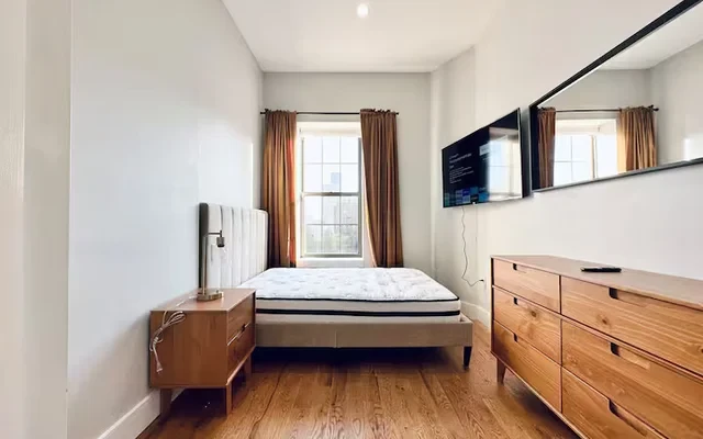 375 Vernon Avenue, Brooklyn 4