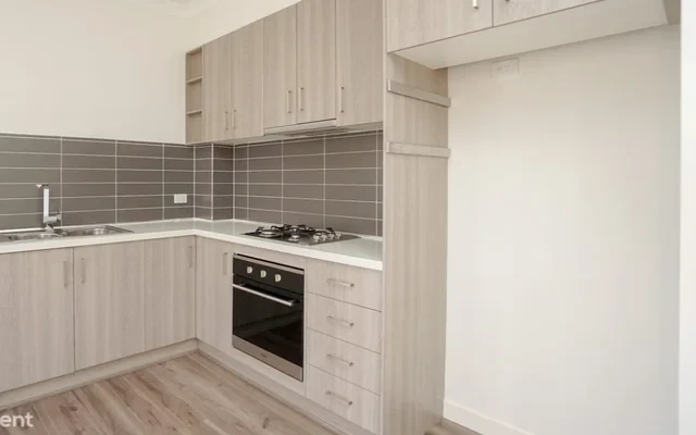 3/82 Kanooka Grove 3