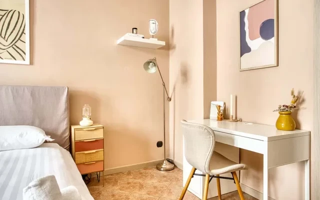 Chic 2-bed flat in the centre 4