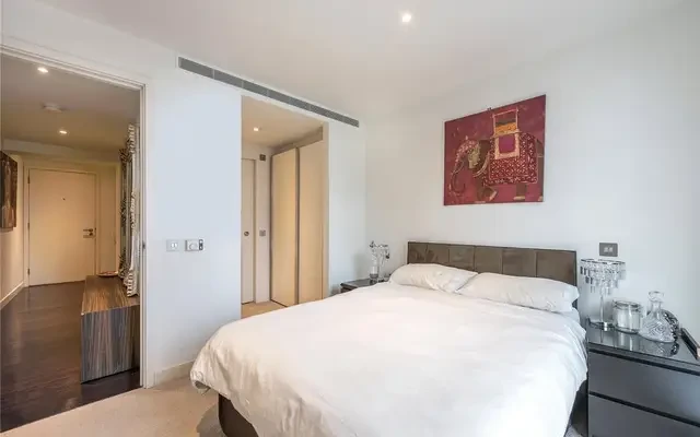 1 Pan Peninsula Square B 2