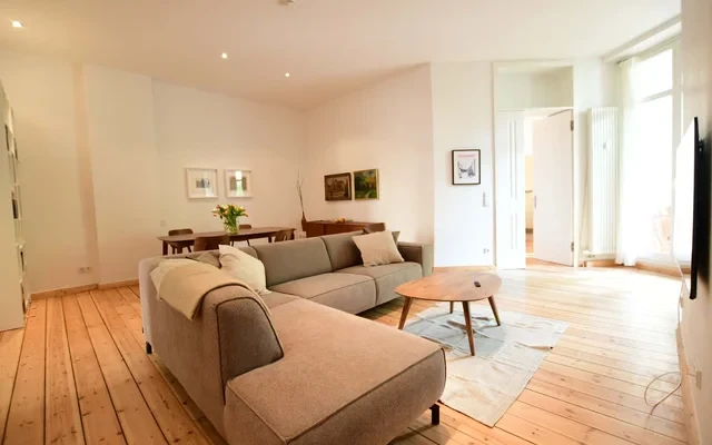 135qm Wohnung mit 2 Baedern und 2 Balkonen in Friedrichshain 1