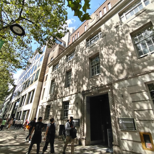 iQ Bloomsbury London Student