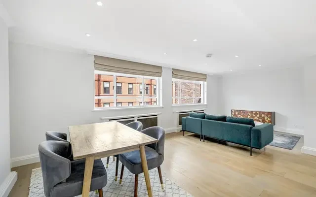37 Duke Street, St James's, London, SW1Y 6DF 3