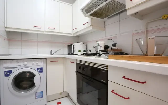 C/Gabriel Lobo, 20 1ºC 4