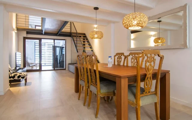 Two bedroom duplex for 6 guests next to Quart Towers 1