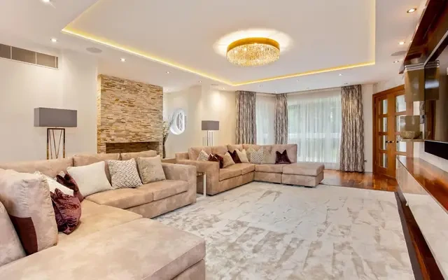 The Bishops Avenue, Hampstead Garden Suburb, N2 0AP 2