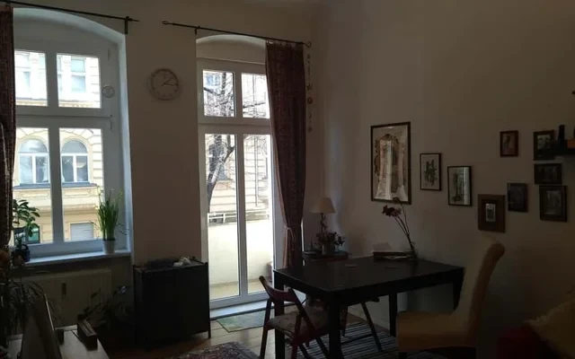 Wika - schoenes 2-Zimmer-Apartment mit Balkon in Neukoelln 1