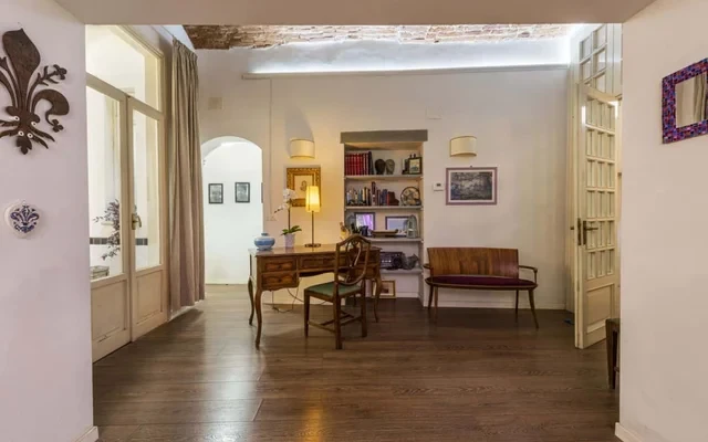 Florence Hideaway 3