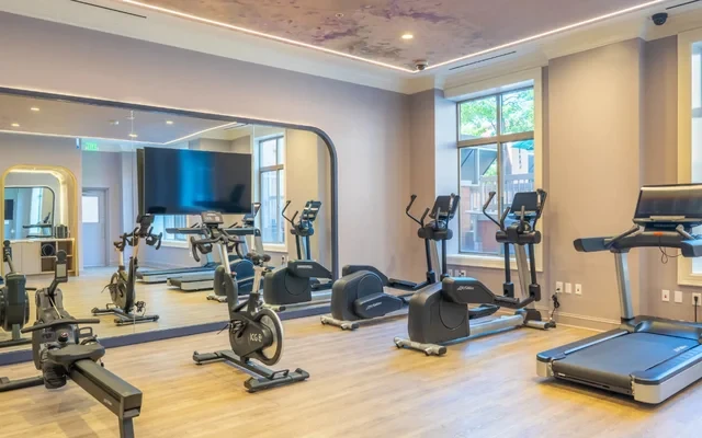 The Reserve at Clarendon Centre Apartments 4