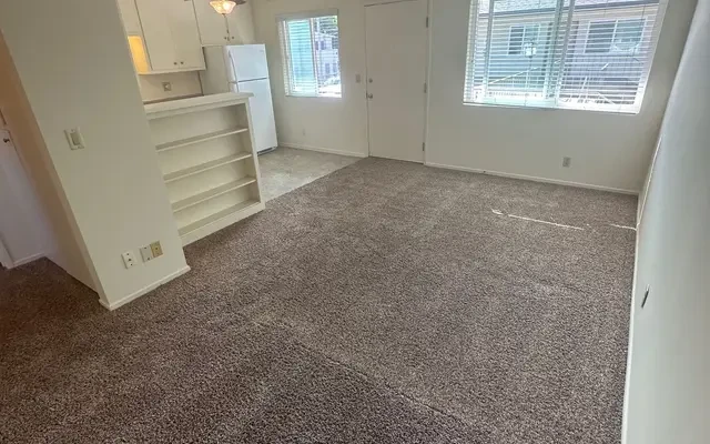 6661 Berkshire - Goleta student accommodation - 1 Bed 1 Bath