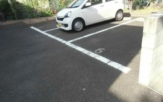 レオパレスフローラル 3