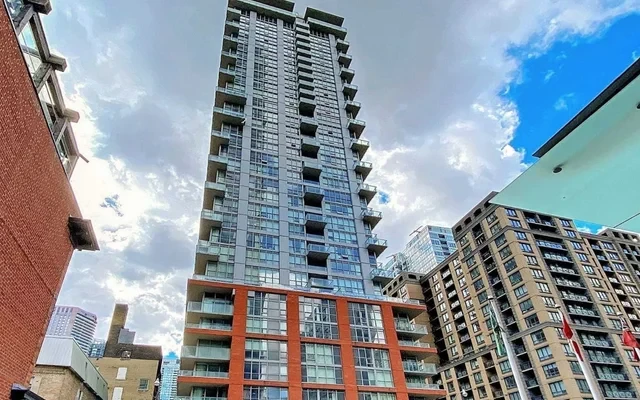 Entire Place·1B1B···126 Simcoe St 0