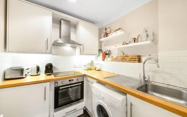 St. Quintin Avenue, Notting Hill, London, W10 6NU 3