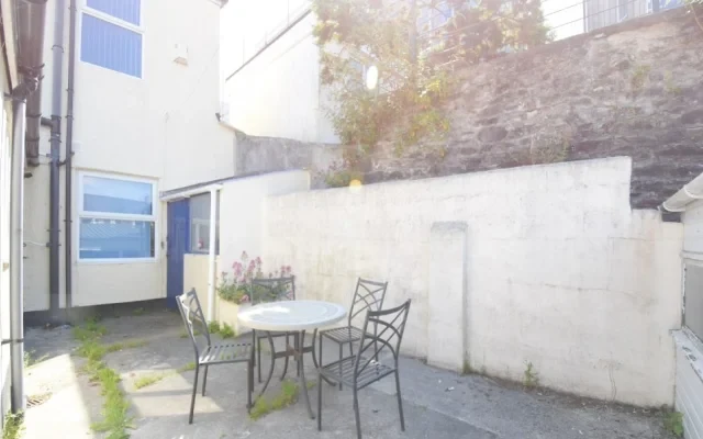Shared Place·5B2B···1 Derry Avenue,Mutley, Plymouth 0