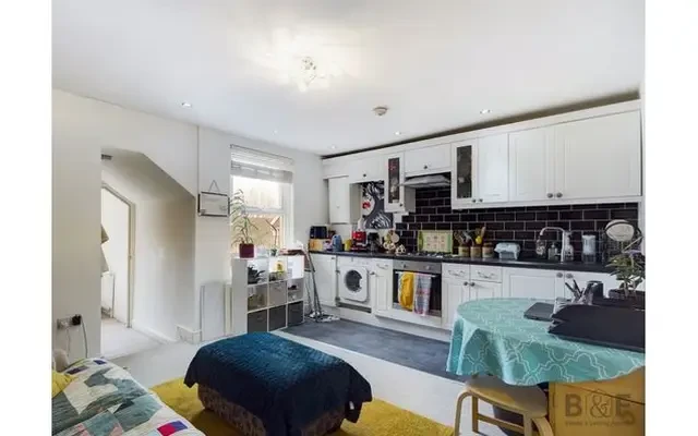 Fishponds Road Eastville, Bristol BS5 6RA 1