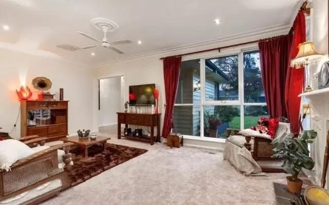 1/4 Ware Crescent, Ringwood East 3