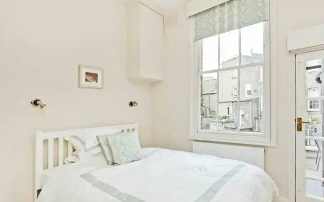 Moreton Place, Pimlico, SW1V 2