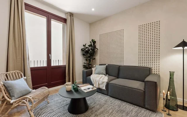 Egidio - 3 bedrooms, balcony and terrace in Ciutat Vella 1
