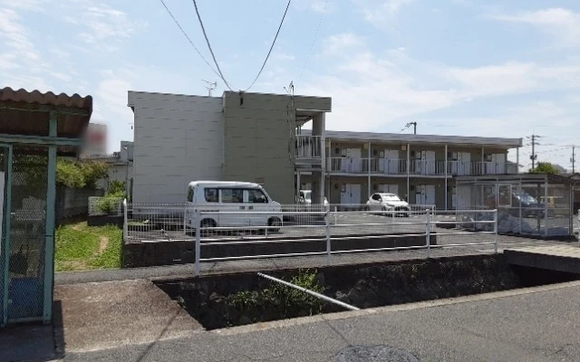 レオパレスヴィルヌーブ 0