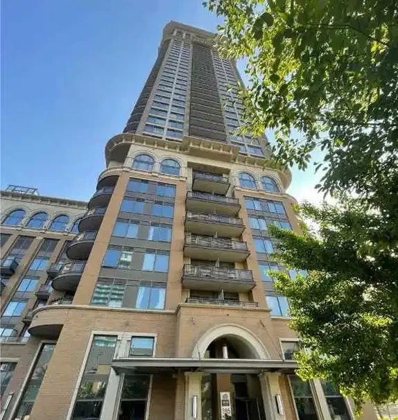 Entire Place·1B1B···385 Prince Of Wales Dr