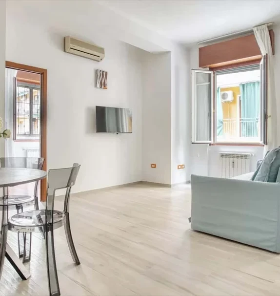 Apartment in Alzaia Naviglio Pavese