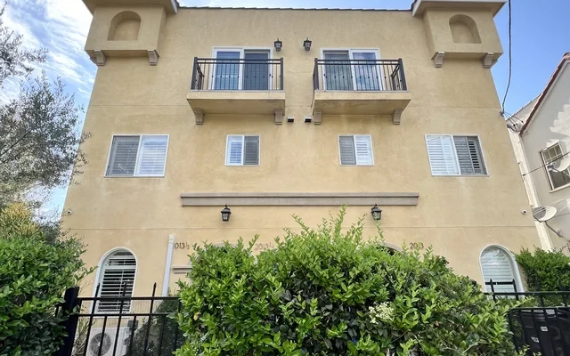 2013 Raymond Avenue 4