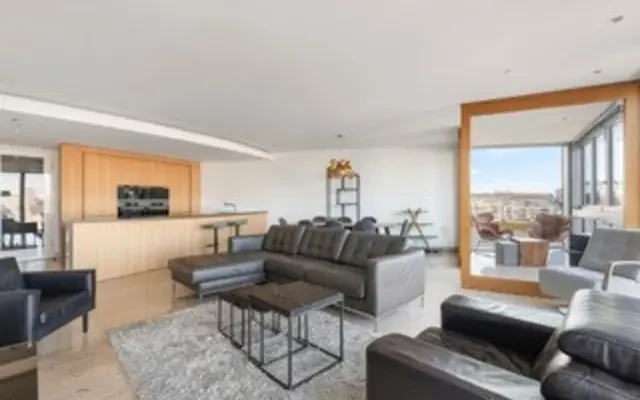 St. George Wharf 13208# 0