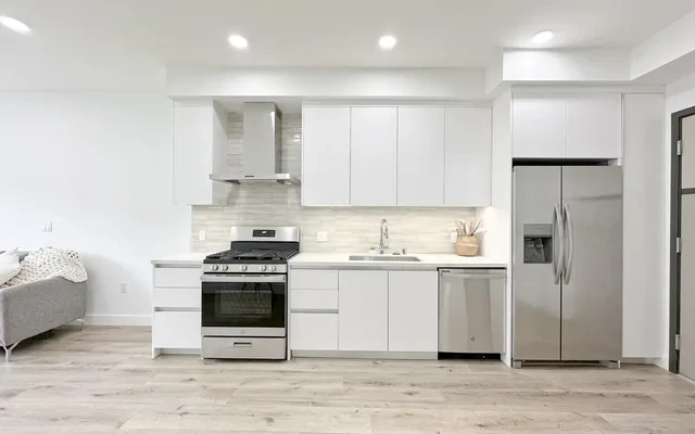 3737 Motor Ave 4