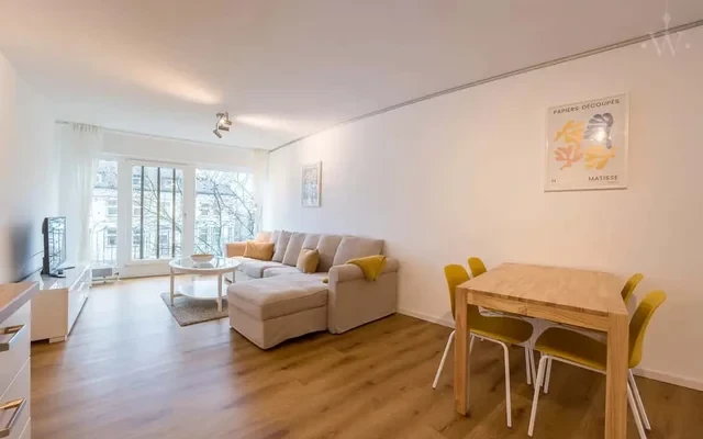 Schoene 3-Zimmer-Wohnung in zentraler Lage mit Balkon 1