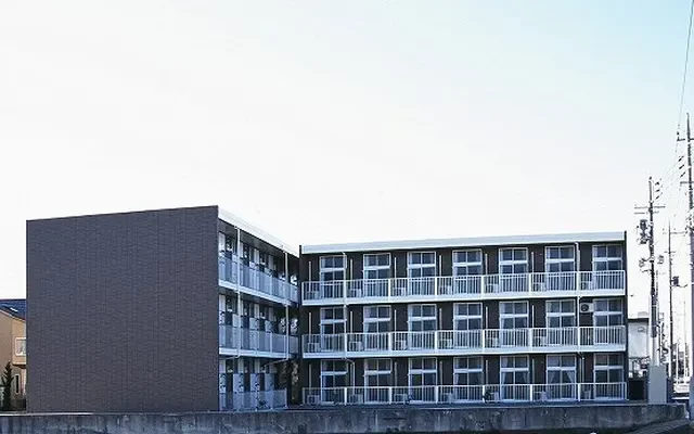 レオパレスグランパルク小柳 0