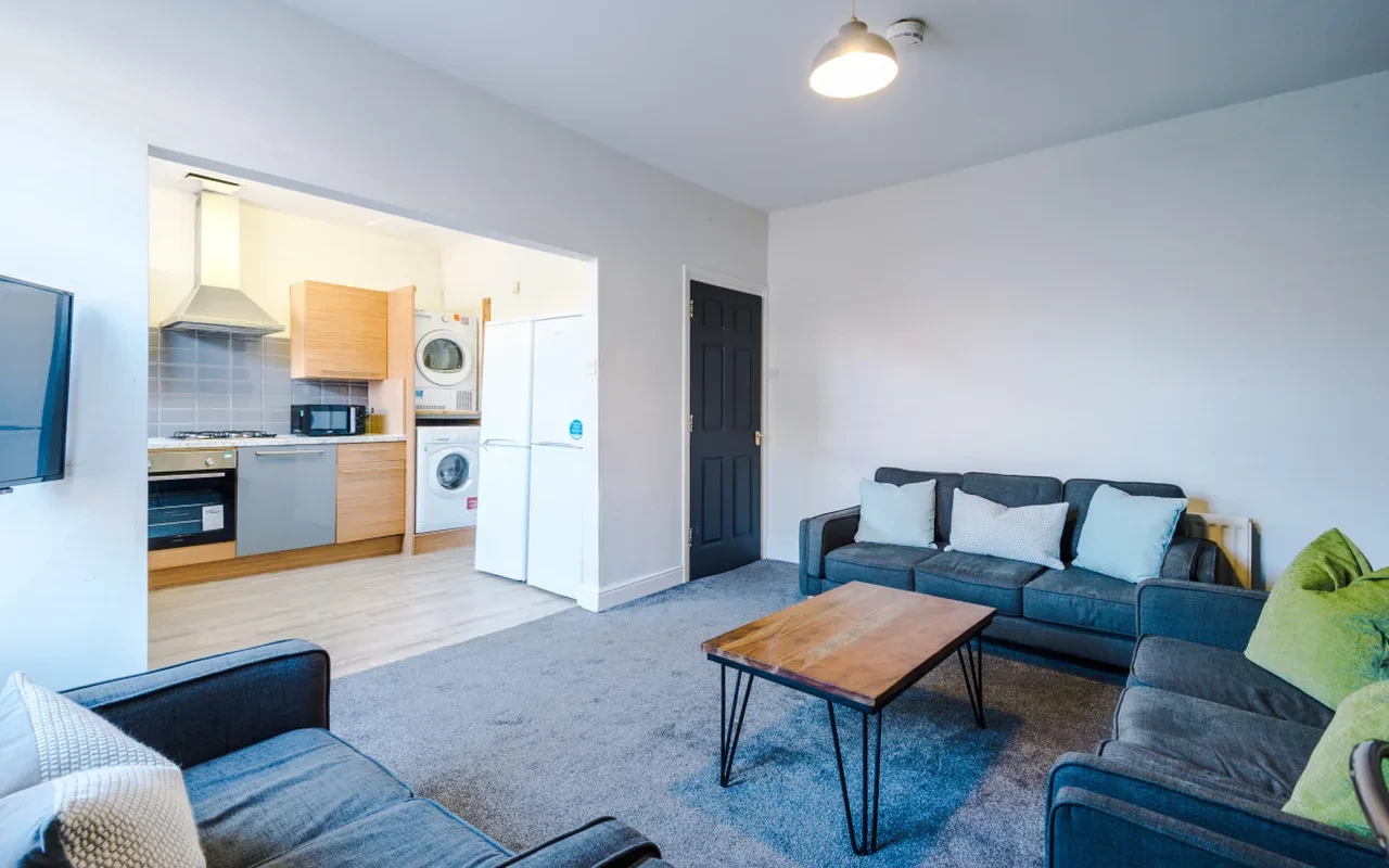 4 Malcolm Street 7