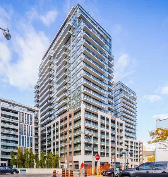 Axiom Condos(460 Adelaide)