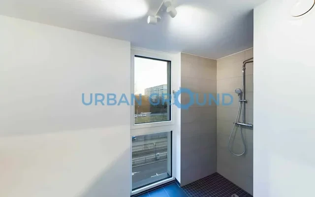 Built in kitchen, elevator,balcony 1 room furnished-studio 2