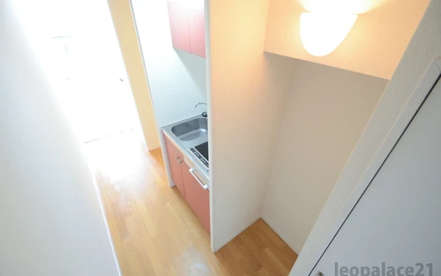 レオパレス春日 3