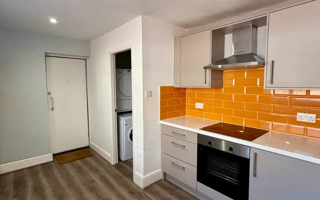 45 Auckland Avenue 2