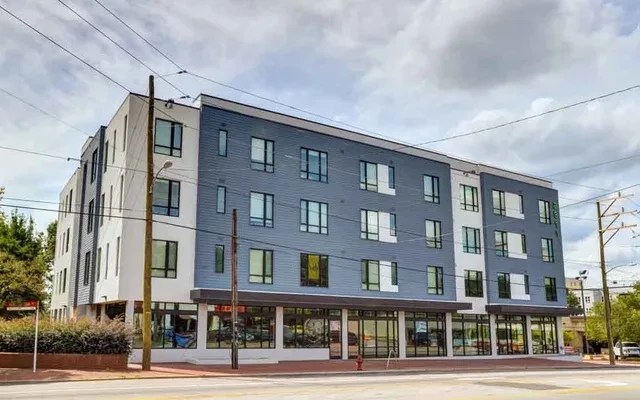 2811 Hillsborough 0