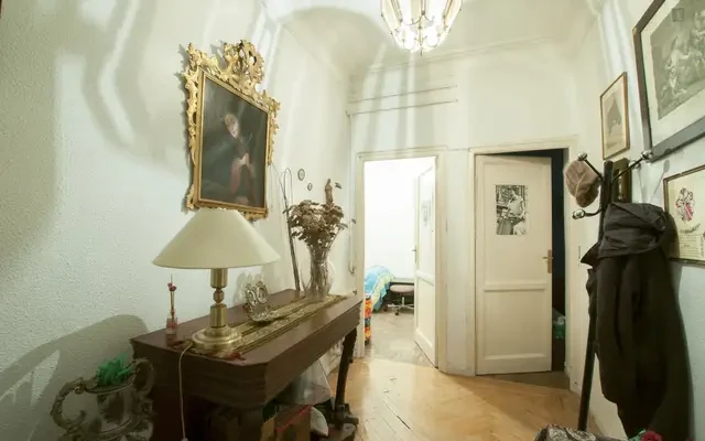 Single bedroom in student-heavy Argüelles 2